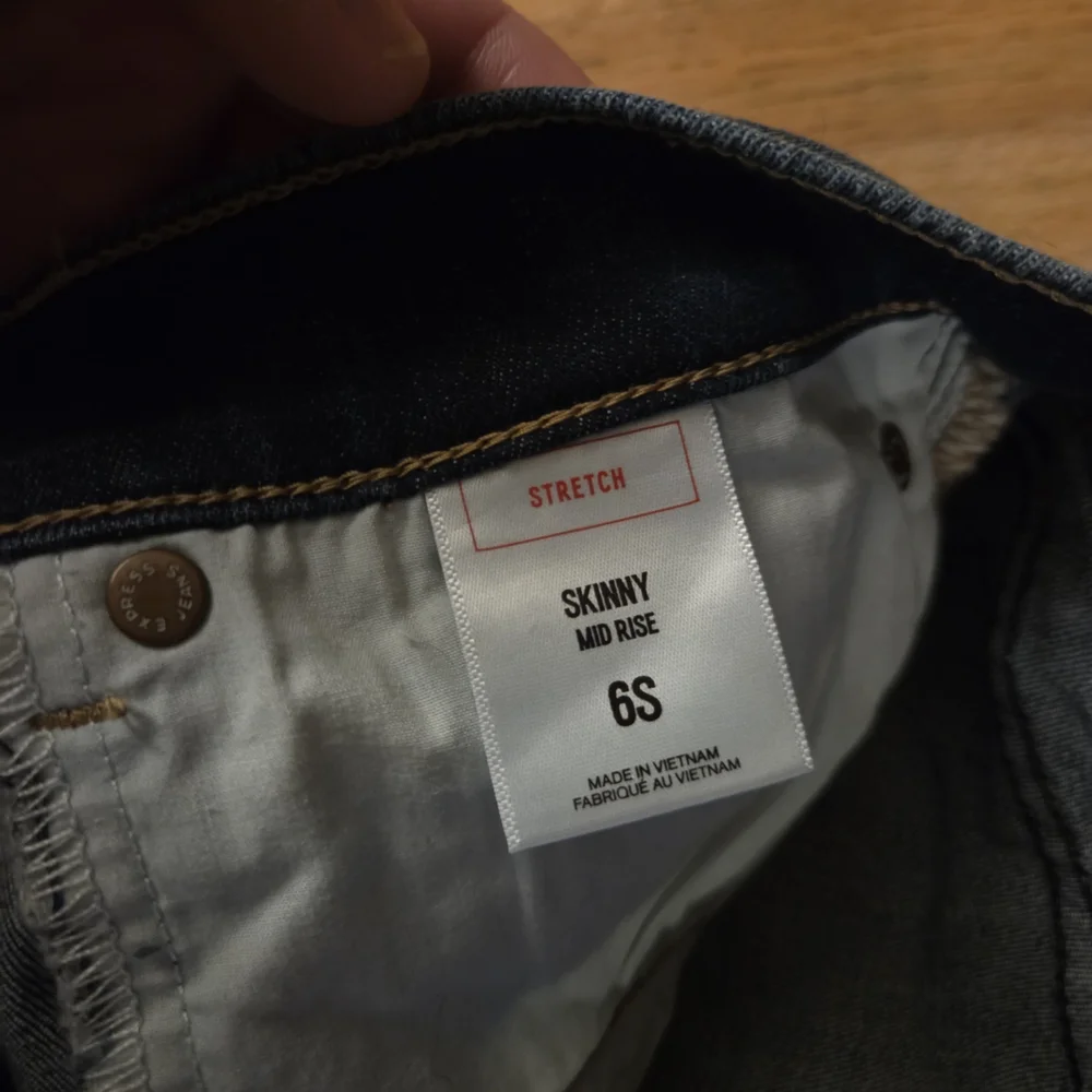 Express Women's Dark Blue Jeans - Picture 3 of 5